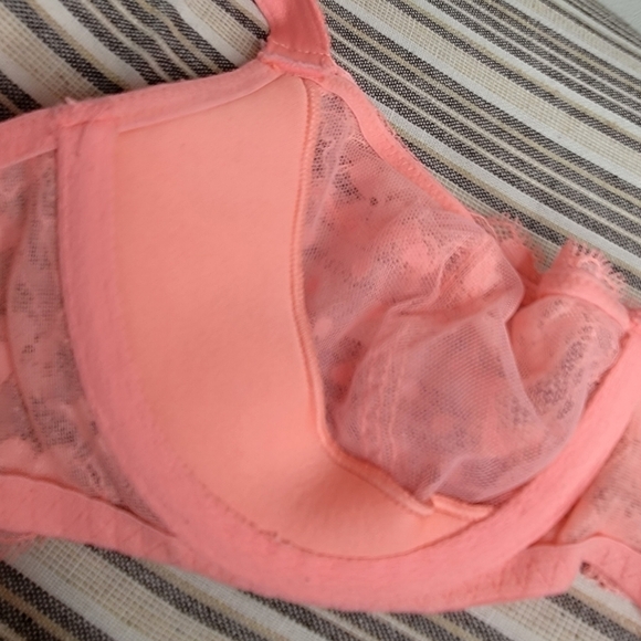 Victoria's Secret Dream Angels Push-Up Without Padding Underwire Bra - Picture 6 of 11